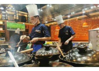 霸點肉汁拌飯可以加盟嗎?成本高不高