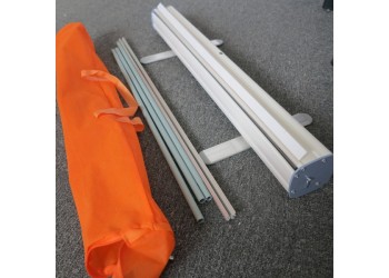 西安塑鋼易拉寶 西安鋁合金易拉寶寬座易拉寶 西安豪華易拉寶?